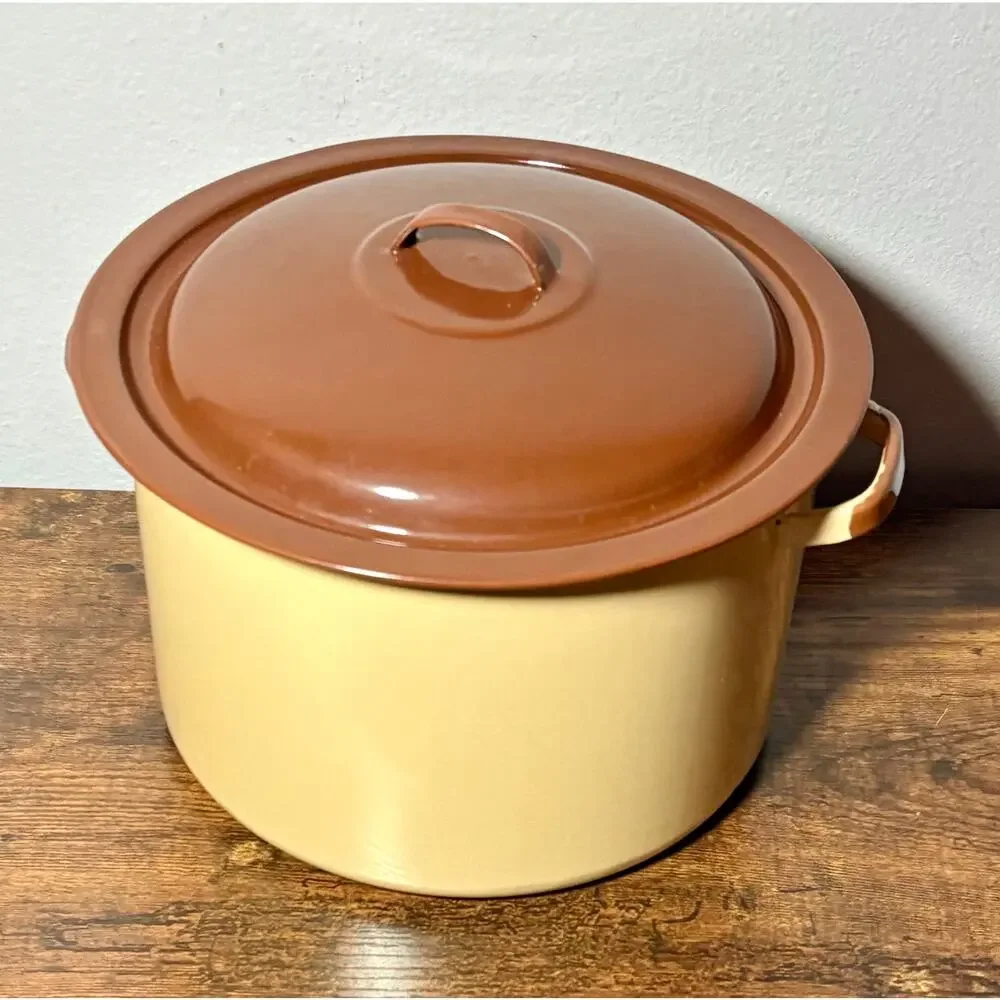 New Vintage 1979 Stock Pot With Lid #1530 Chocolate/Almond Enamel 11Qt 7oz